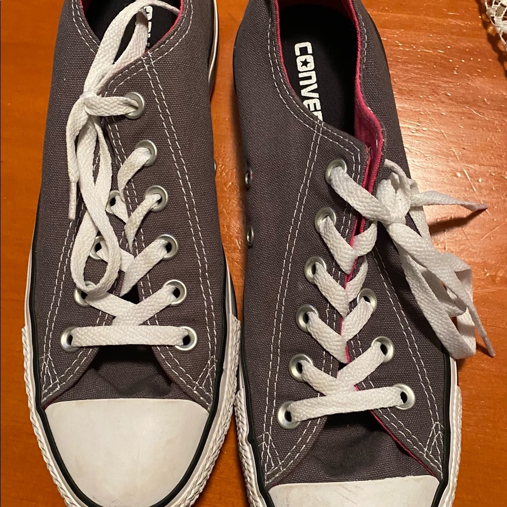 Women’s grey converse all stars, size 9